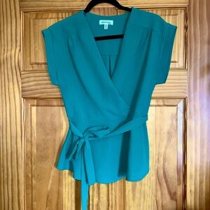 Monteau Green Peplum Short-Sleeve Tie- Waist Blouse [Size Medium]
